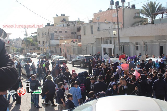 فيديو: رئيس البلدية في المسيرة التضامنية مع الاستاذ طارق ورسالة الى الشرطة  تحصيلكم وانجازاتكم في السنوات الاخيرة صفر   